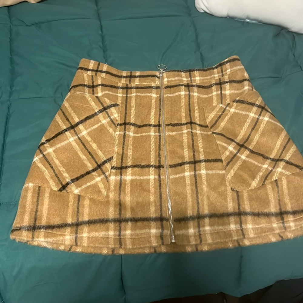 Patterned skirt with lining